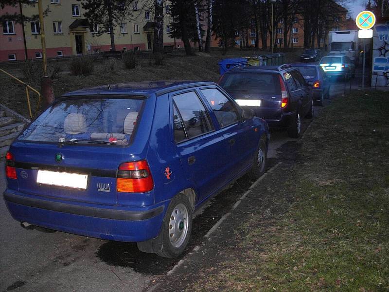 Kopřivničtí policisté dopadli mladíka, který kradl palivo z vozidel provrtáním nádrží.