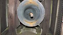 Radhošťská kaple byla vysvěcená v roce 1898, zvon byl odlitý o dva roky dříve.