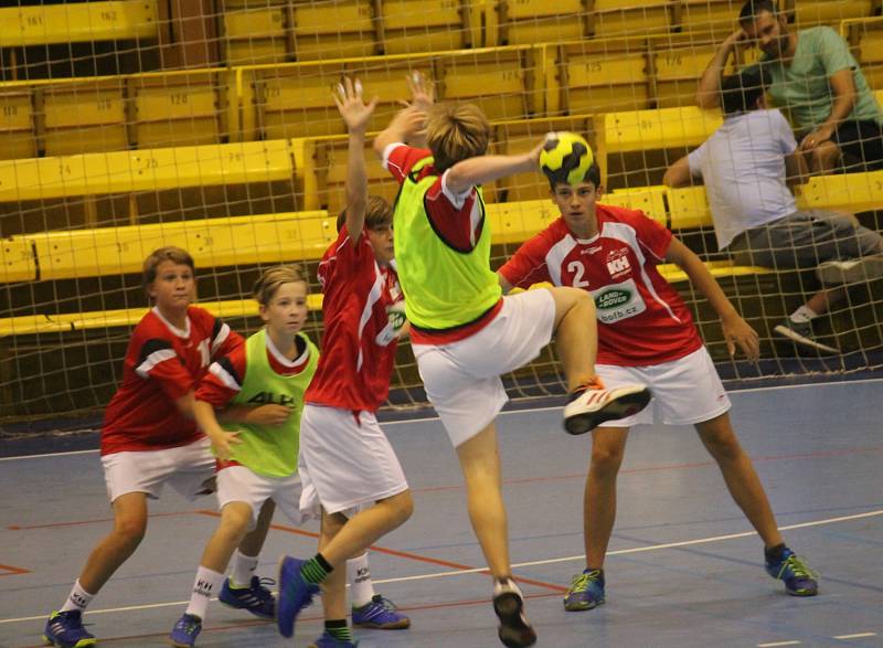 Kopřivnický turnaj O pohár Tatry. Domácí extraligoví házenkáři skončili druzí. Kraloval favorizovaný polský celek.