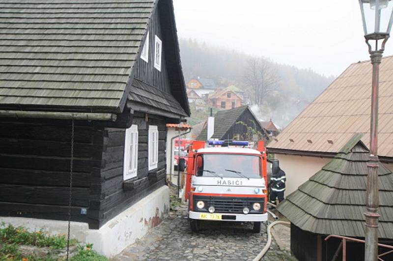 Požár na Trúbě, naštěstí pouze cvičný, hasily na začátku tohoto týdne hasičské jednotky z Novojičínska. 