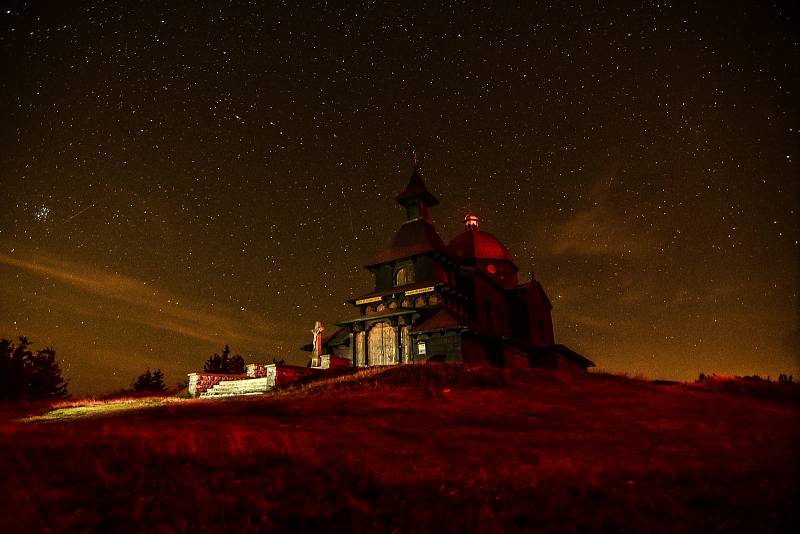 Pozorování noční oblohy a perseid z 12. na 13. srpna 2021 na Pustevnách.