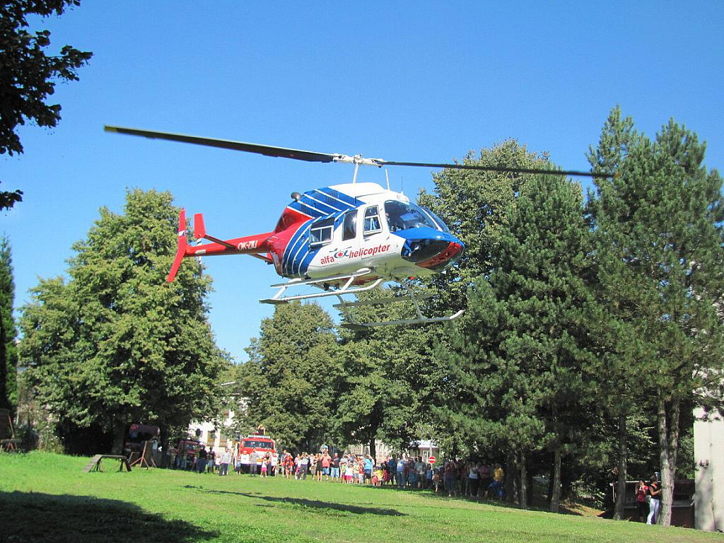 Na hasičské oslavy v Příboře přiletěl vrtulník - Novojičínský deník
