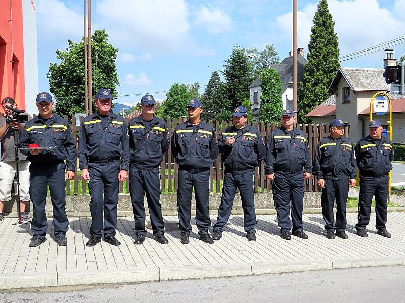 Hasičskou stanici po rozsáhlé rekonstrukci převzali v úterý do užívání hasiči ve Frenštátě pod Radhoštěm. 