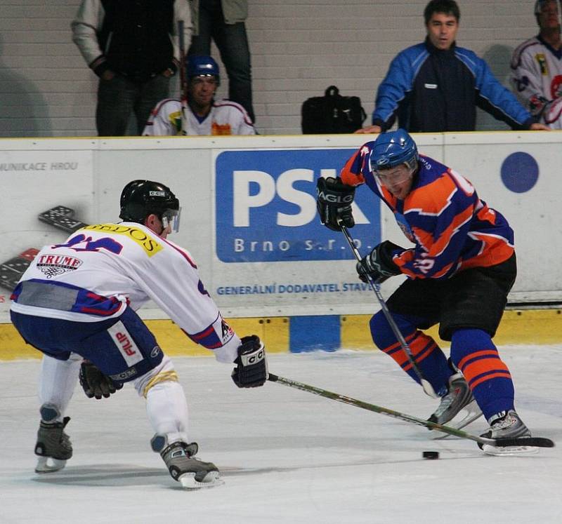 Hokejisté Nového Jičína v utkání II. ligy, skupiny Východ, proti Šternberku potvrdili roli papírového favorita a zaslouženě vyhráli.