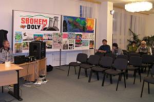 Občanské sdružení Naše Beskydy proti Dolu Frenštát - jednání a happening v listopadu 2004.