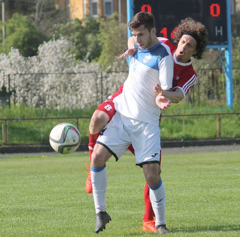 Novojičínští fotbalisté (v červeném) doma porazili Havířov 3:1.