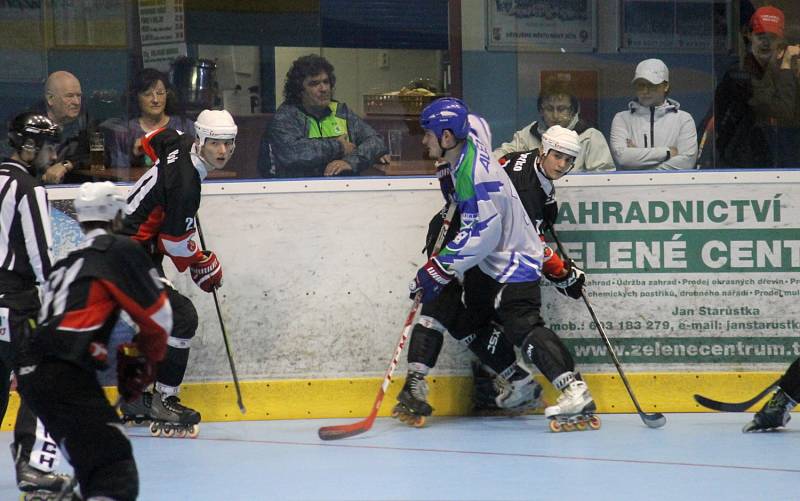 Stilmat extraliga, 4. kolo: IHC NOVÝ JIČÍN – IHC ROLLER STORM PRAHA 9:6 (2:1, 4:0, 1:3, 2:2).