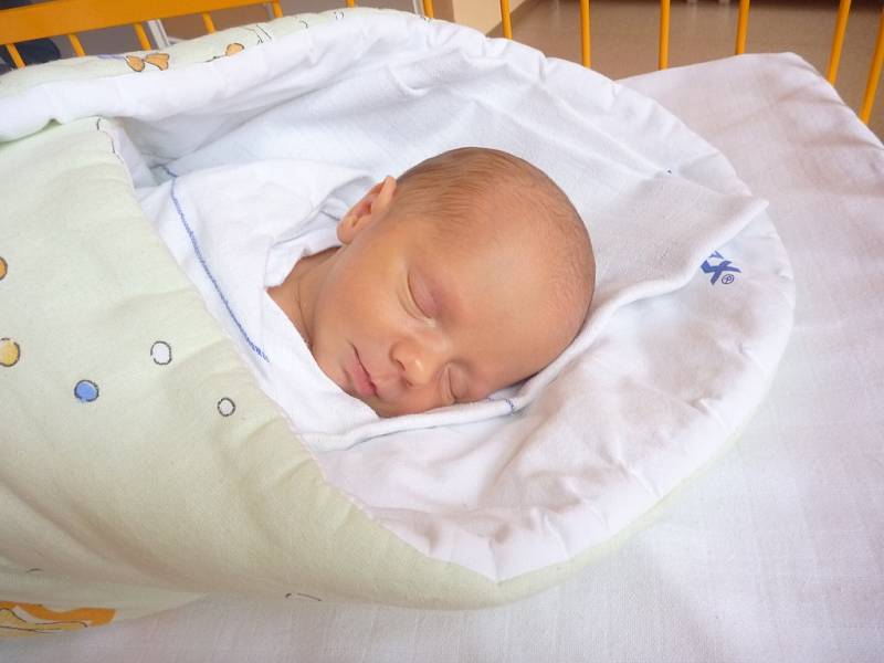 TOBIÁŠ PĚTVALDSKÝ, Nový Jičín, nar. 14. 3. 2014, 48 cm, 2,72 kg. Nemocnice Nový Jičín.