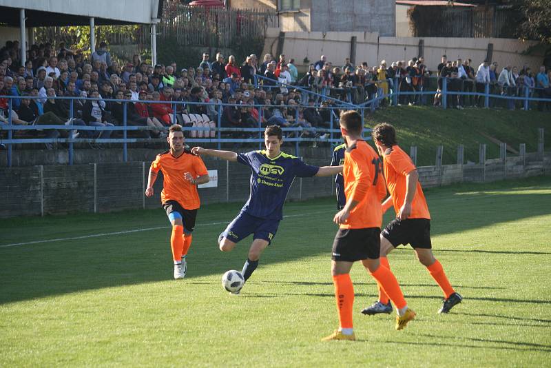 Bílovec ve vyhroceném derby zdolal Fulnek 2:1.