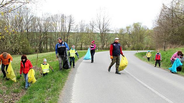 Například na Novojičínsku se o víkendu 18. - 19. dubna do celostátní akce Ukliďme Česko zapojilo šesti obcí a tři města.