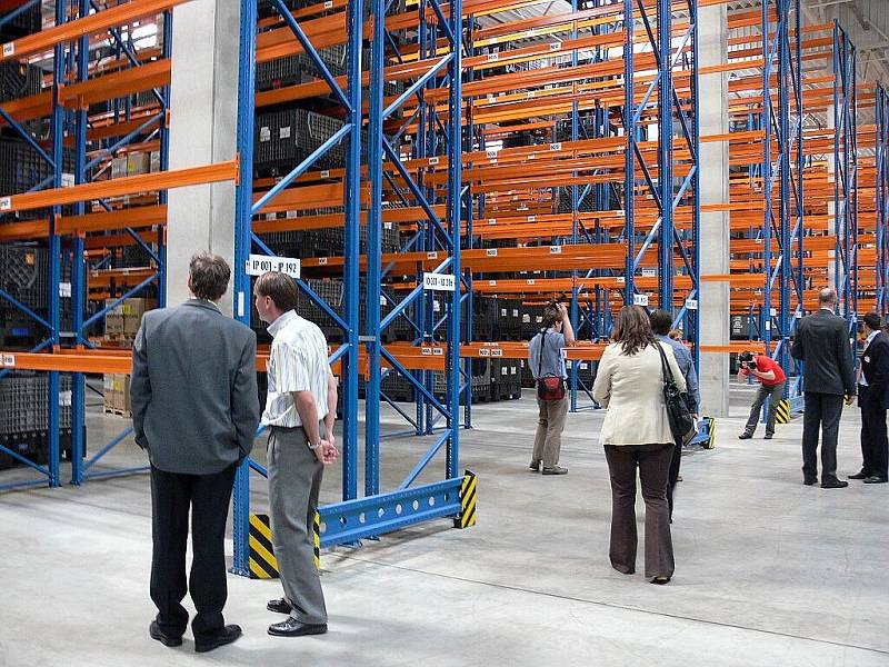Přední světový poskytovatel přepravních a logistických služeb, společnost DHL, otevřel ve čtvrtek 18. června odpoledne své nové logistické centrum v průmyslové zóně Nového Jičína.
