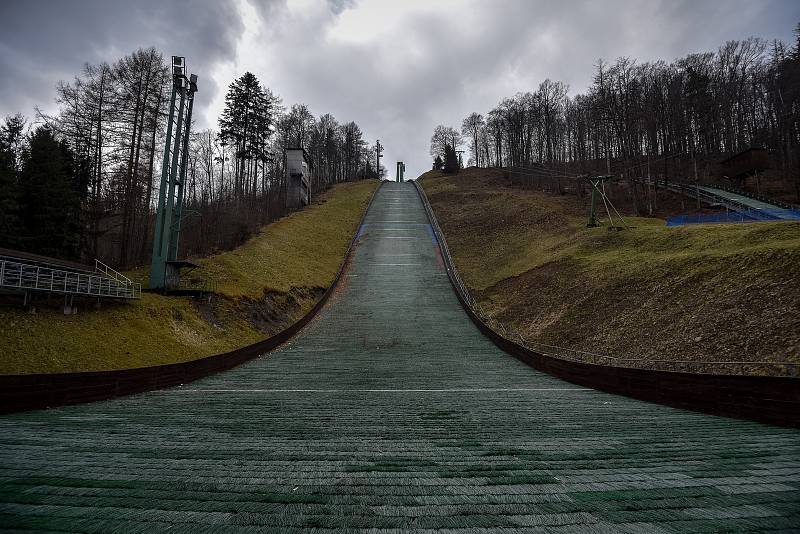 Skokanský areál Jiřího Rašky ve Frenštátě pod Radhoštěm.