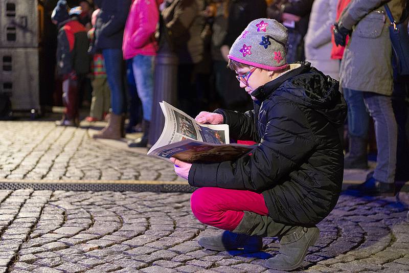 Ve Frenštátě pod Radhoštěm měli letos opět bohatý program. Ke zpívání se sešlo kolem šesti stovek lidí.