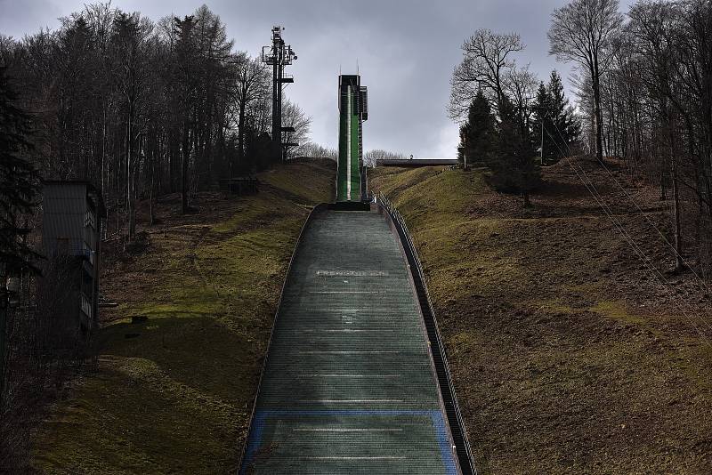 Skokanský areál Jiřího Rašky ve Frenštátě pod Radhoštěm.