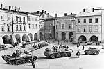 Okupační vojsko na náměstí v Příboře. Foto: archiv města Příbor