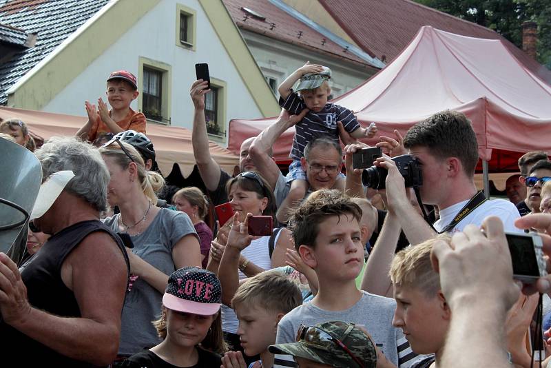 Gigantické Štramberské ucho se peklo o první červnové sobotě odpoledne.  Foto: Deník/Adam Knesl