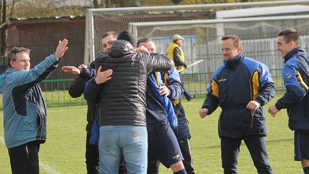 Frenštátské fotbalisty povede ve zbytku sezony Ivo Maruchnič (druhý zprava).