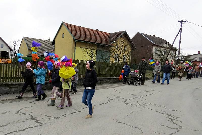 V Luboměři a některých dalších obcích Novojičínska vynášeli lidé Zimu ze vsi.