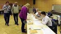 Zájem o volby do Poslanecké sněmovny Parlamentu ČR byl v Novém Jičíně ve volebních místnostech na Štefánikově ulici od prvních minut.