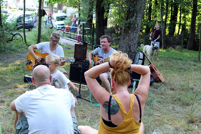 Na festivalu Paseka, který se uskutečnil v Trojanovicích v areálu Lesní školky na pasece, se dobře bavili malí i velcí.