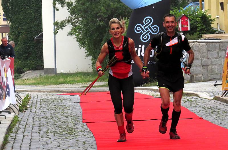 Cíl extrémního závodu Beskydská sedmička byl i letos na náměstí Míru ve Frenštátě pod Radhoštěm.