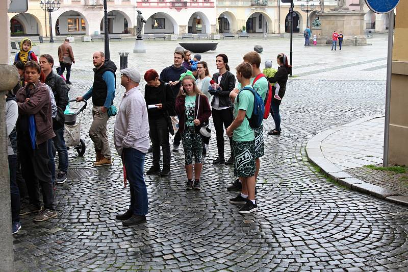 Demonstrace za nezávislou justici a proti vládě v Novém Jičíně, 28. května 2019.