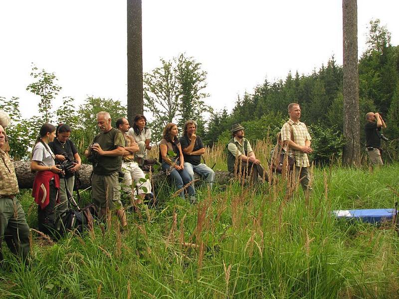 Akce se uskutečnila v lesích blízko Hodslavic, kde má stanice vypouštěcí voliéru a ptáci tak mají možnost pomalu si zvykat na život ve volné přírodě.