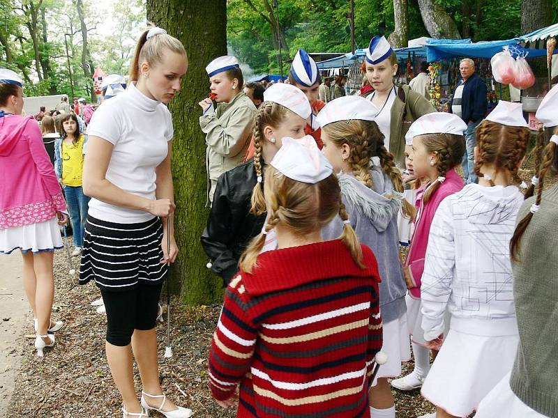 Děti z místní mateřské školy potěšily svím vystoupením nejednoho účastníka Dne obce v Bílově. 