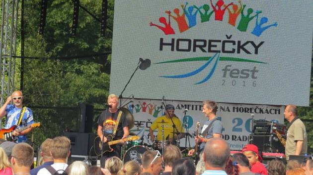 Již šestý ročník multižánrového festivalu Horečky fest zaplnil v sobotu 9. července amfiteátr na Horečkách ve Frenštátě pod Radhoštěm i jeho okolí.