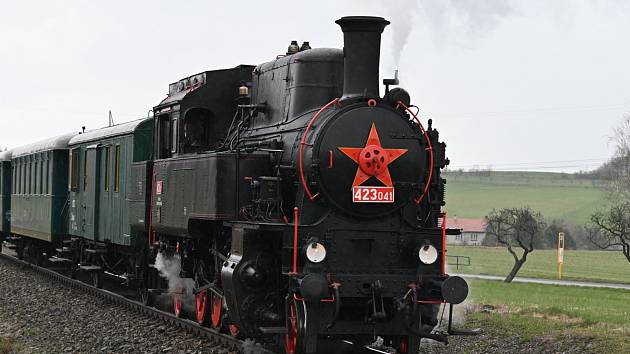Parní lokomotiva 423.041 přijela v pátek 23. dubna z Valašského Meziříčí do Frenštátu pod Radhoštěm.
