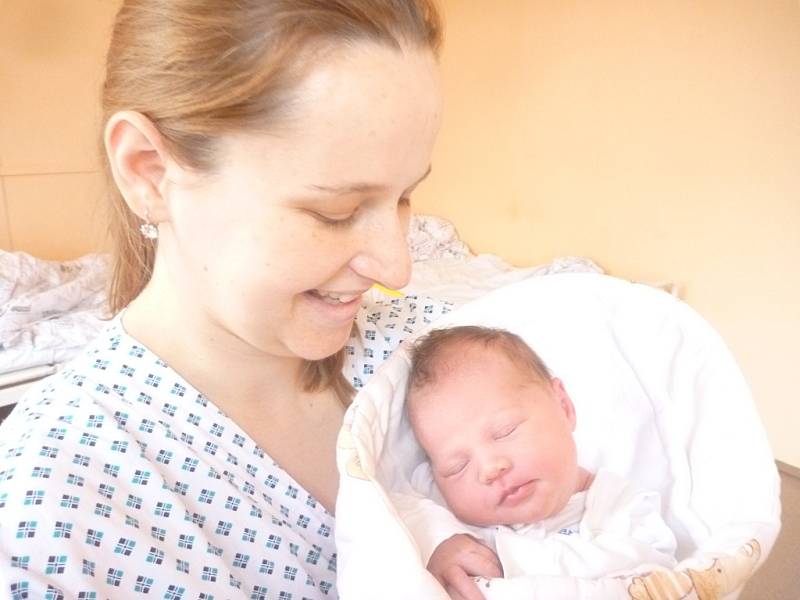  ELIŠKA VAVREČKOVÁ, Mořkov, nar. 28. 3. 2015, 49 cm, 3,43 kg. Nemocnice Nový Jičín.