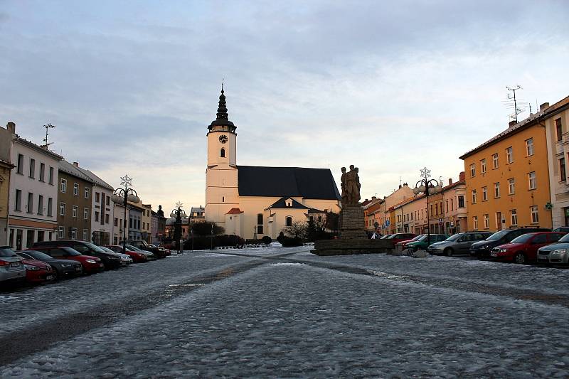 Bílovec letos slaví 700 let od svého vzniku. Město má šest místních částí - Bravinné, Lhotku, Lubojaty, Ohradu, Starou Ves a Výškovice. Od roku 2003 je Bílovec obcí s rozšířenou působností do jejíž správního obvodu spadá také město Studénka a 11 obcí.