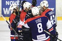 Hokejisté Kopřivnice prohráli na ledě vedoucího celku 2. ligy, sk. Východ, z Poruby 1:5. 