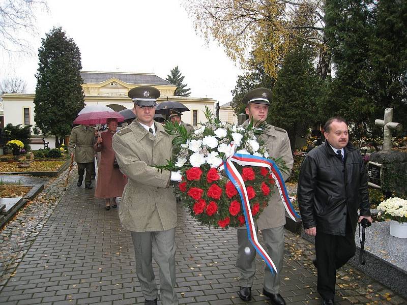 Den válečných veteránů, kdysi opomíjený svátek, si dnes připomenou ve více městech Novojičínska.