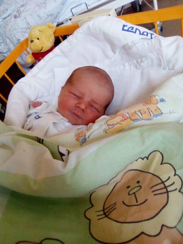 MATYÁŠ ULLMANN, Nový Jičín, nar. 20. 2. 2017, 47 cm, 3,08 kg. Nemocnice Nový Jičín. 