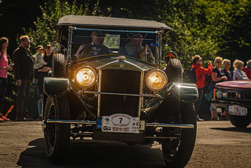 V sobotu 3. září se uskutečnilo v Kopřivnici mezinárodní Tatra Veterán Rallye Beskydy na počest Monsieur Dakar Karla Lopraise.