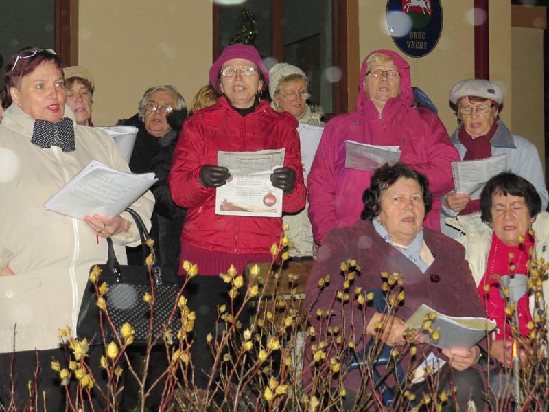 Koledy s Deníkem se zpívaly také v obci Vrchy na Novojičínsku. 