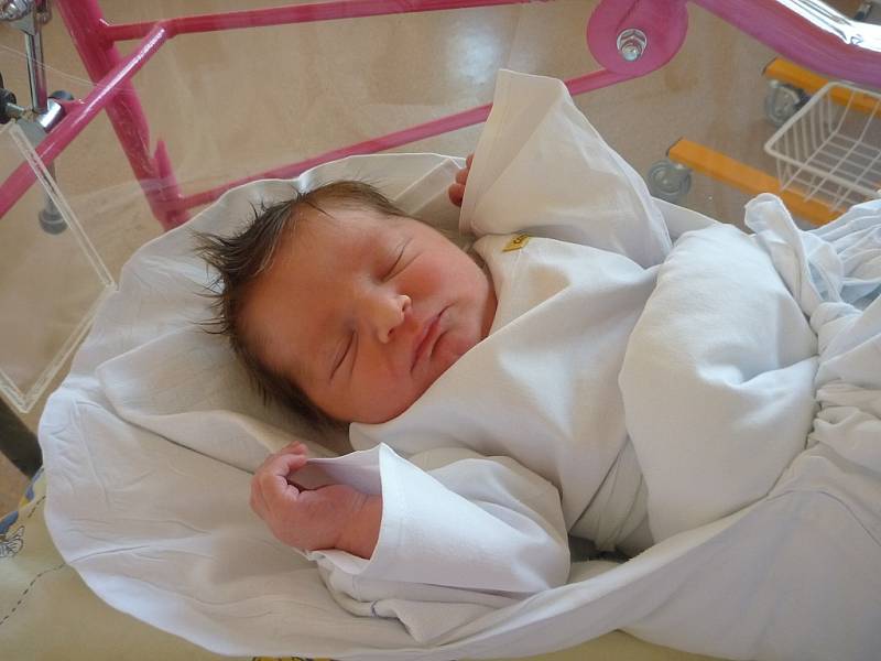 VOJTĚCH VALENTÍK, Nový Jičín, nar. 4. 12. 2012, 48 cm, 3,21 kg. Nemocnice Nový Jičín.