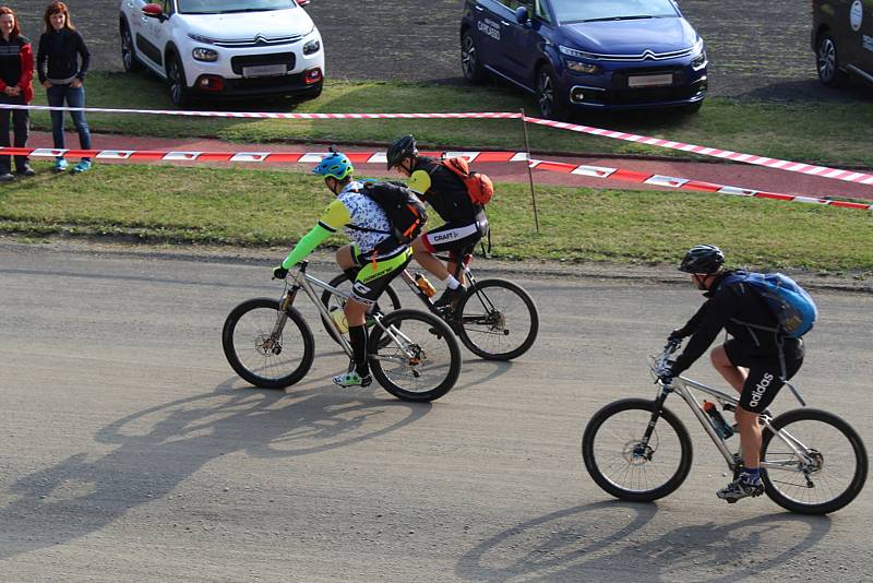 Kopřivnický drtič - vyjížďka, jejíž maximální trasa měří 130 kilometrů, se uskutečnila v sobotu 15. července. Zúčastnilo se na sedm stovek cyklistů.