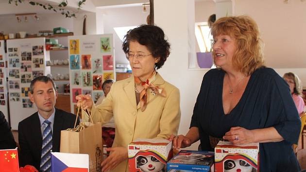 Domov Odry navštívila ve čtvrtek 30. srpna velvyslankyně Čínské lidové republiky, paní Ma Keqing.