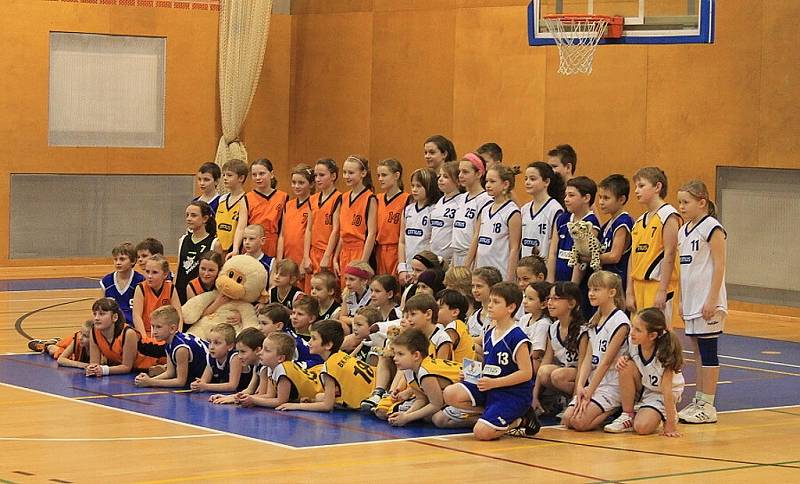 Na turnaji, který pořádal BK Příbor společně se SVČ Luna Příbor, se představilo pět týmů nejmladšího minižactva. 