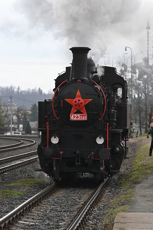 Parní lokomotiva 423.041 přijela v pátek 23. dubna z Valašského Meziříčí do Frenštátu pod Radhoštěm.