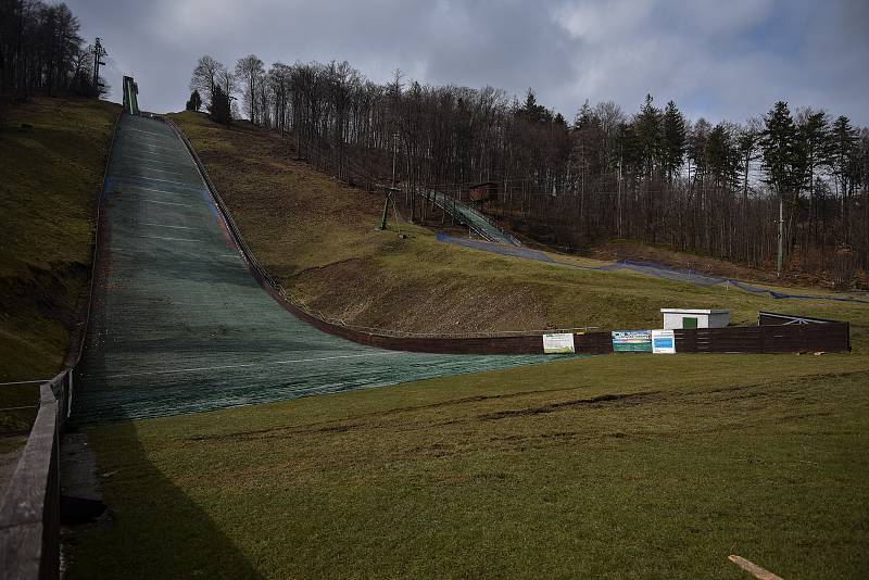 Skokanský areál Jiřího Rašky ve Frenštátě pod Radhoštěm.