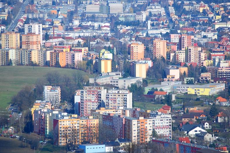 Lidé vyrazili na výlet na starojickou zříceninu. 