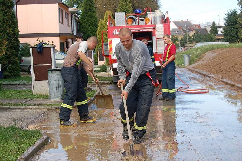 Průtrž mračen řádila hlavně v Bílovci a Vrších.