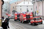V pondělí 21. ledna zasahovali hasiči v Příboře na Novojičínsku u požádru v DPS v centru města. Při něm přišly o život dvě klientky.