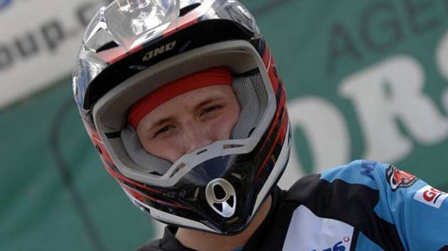 Letošní první závody světové série odjel bílovecký motokrosař, Josef Kulhavý, v chorvatské Mladině. V první jízdě skončil jedenáctý, ve druhé sedmý.