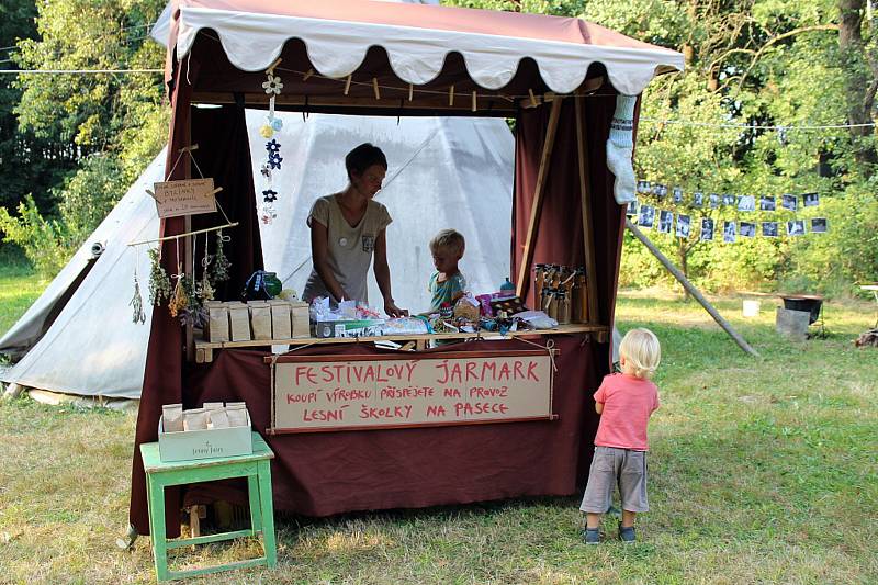 Na festivalu Paseka, který se uskutečnil v Trojanovicích v areálu Lesní školky na pasece, se dobře bavili malí i velcí.