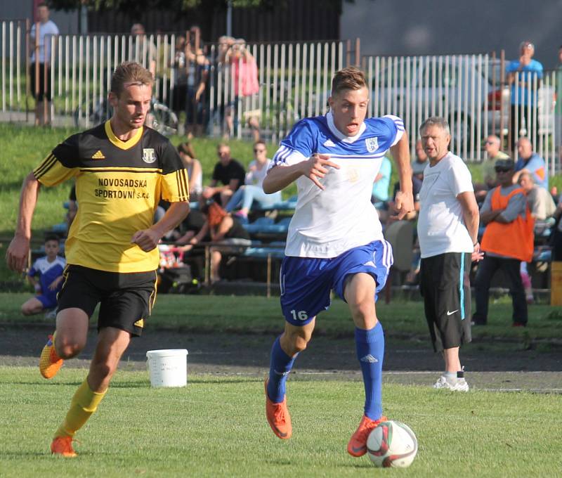 Divizní fotbalisté Nového Jičína inkasovali v posledním zápase sezony vyrovnávací branku v 88. minutě a skončili čtvrtí. FK Nový Jičín – FK Nové Sady1:1.