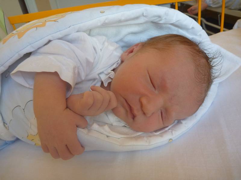 PAVEL KUBESA, Frenštát pod Radhoštěm, nar. 29. 5. 2016, 50 cm, 3,83 kg. Nemocnice Nový Jičín. 